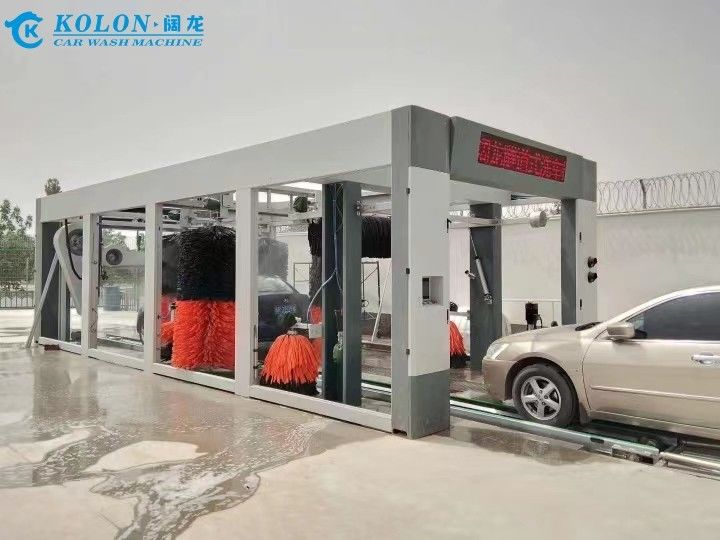 Kolon Full Automatic 13 Brushes Tunnel Machine de lavage de voiture avec brosses à toucher doux et système d'eau haute pression pour le nettoyage en profondeur