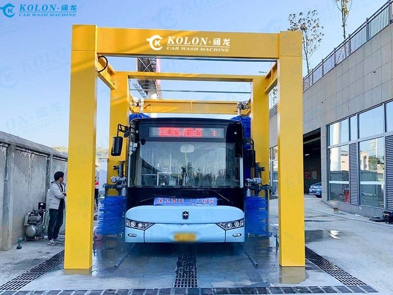 Machine automatique de nettoyage de bus rapide et nettoyante KOLON avec une vitesse de nettoyage de 2 à 3 minutes par voiture
